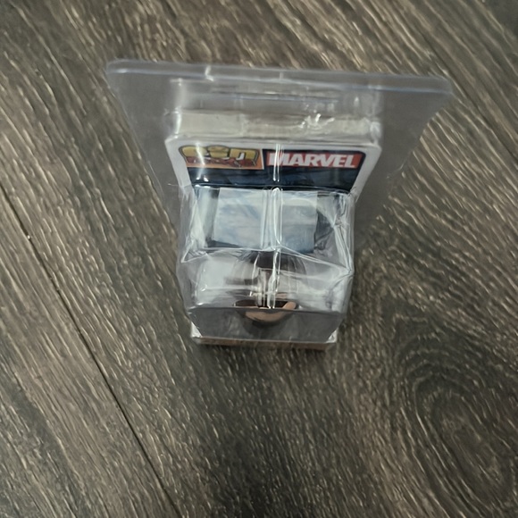 Marvel (Elektra) #76 Pin Mate Wooden Figure - Picture 7 of 8